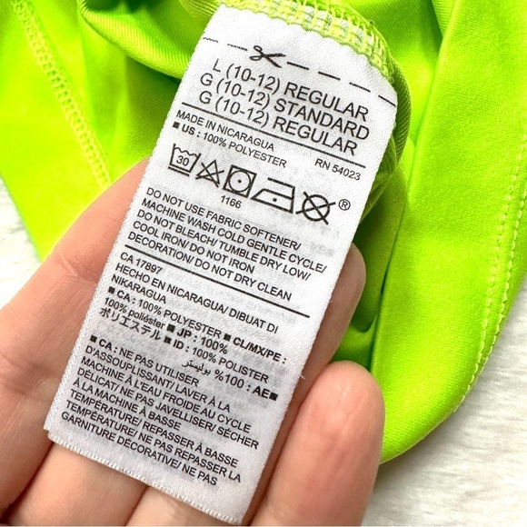 ⭐️ 5 for $25 Old Navy Active Lime Green Tee Size L - Picture 5 of 5